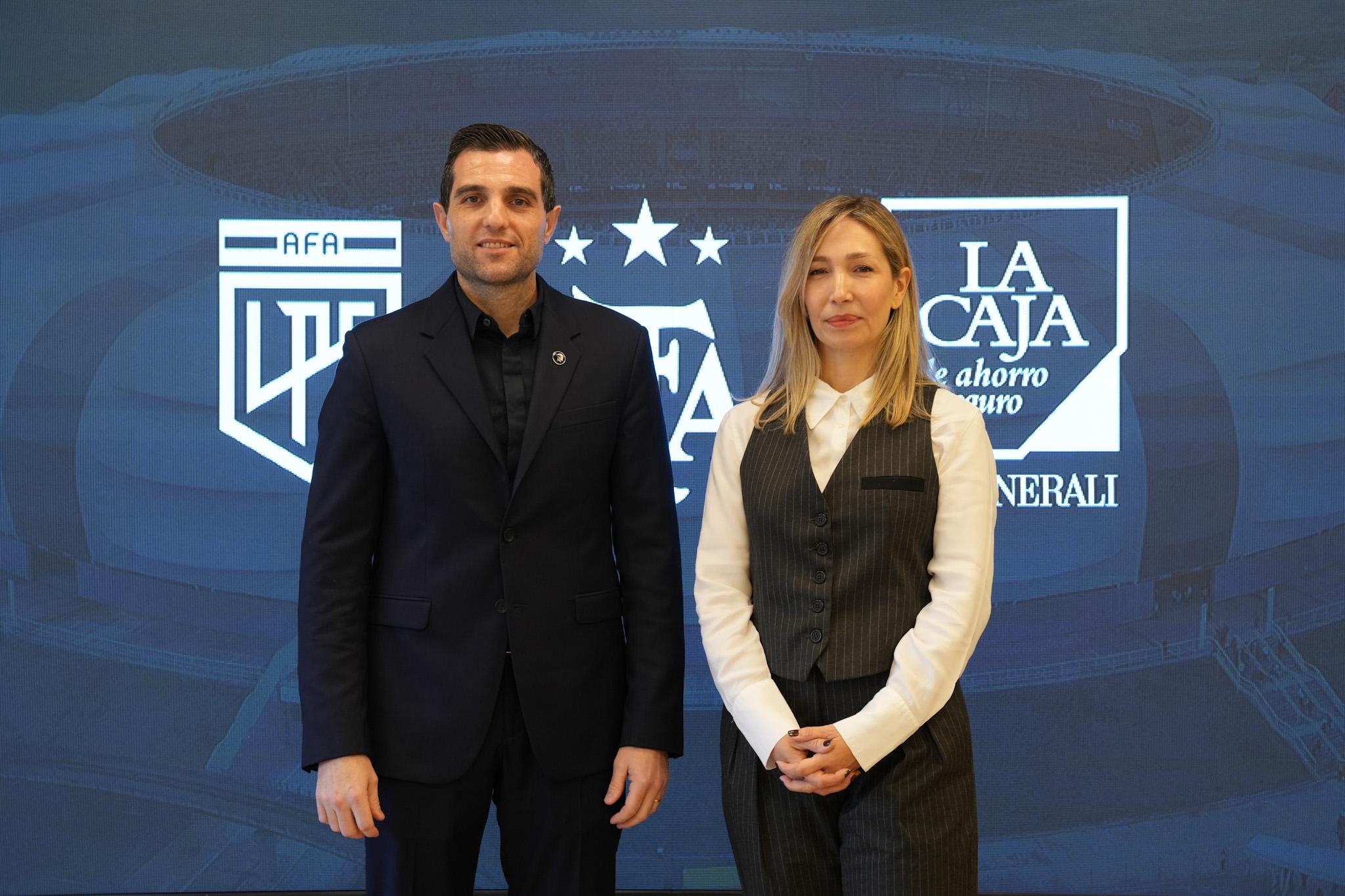 Leandro Petersen y Manuela Araujo anunciando el nuevo acuerdo