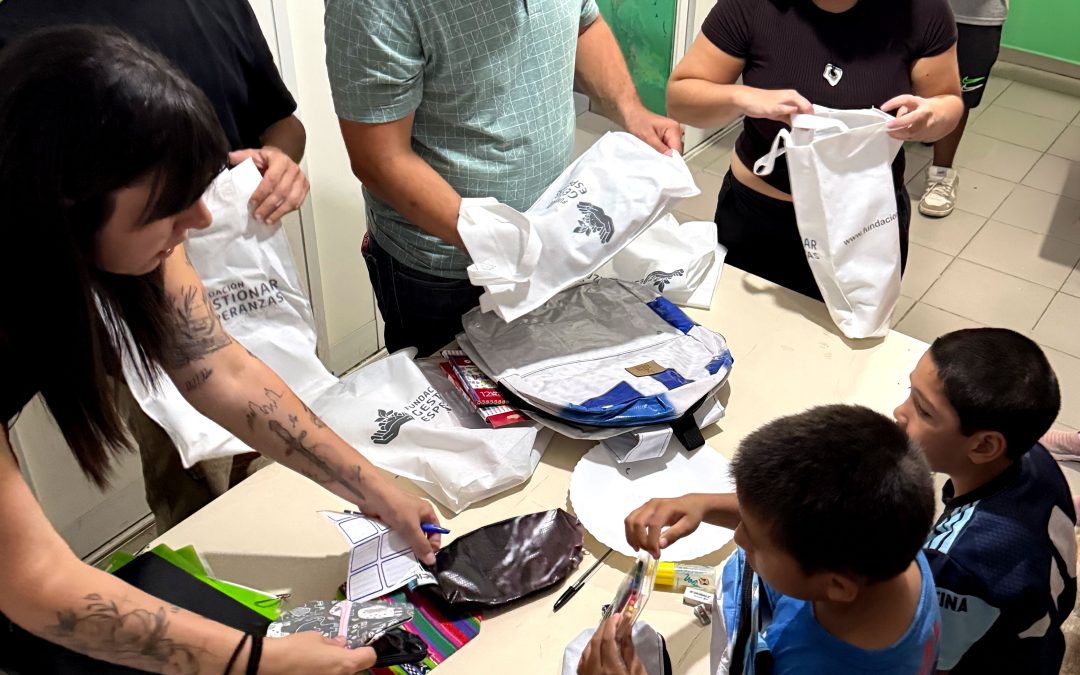De material publicitario a mochilas escolares: Ala impulsó una iniciativa de reutilización con impacto social